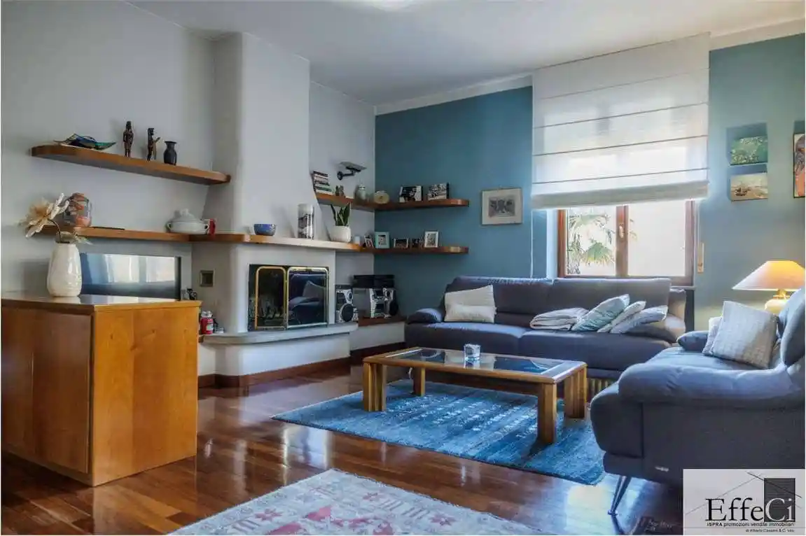 Villa in vendita a Biandronno