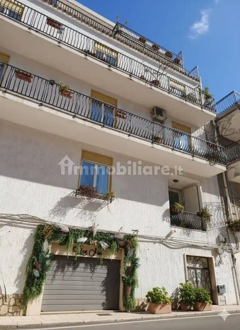 Appartamento in vendita a Letojanni