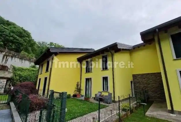 Villetta a schiera in vendita a Valbrona
