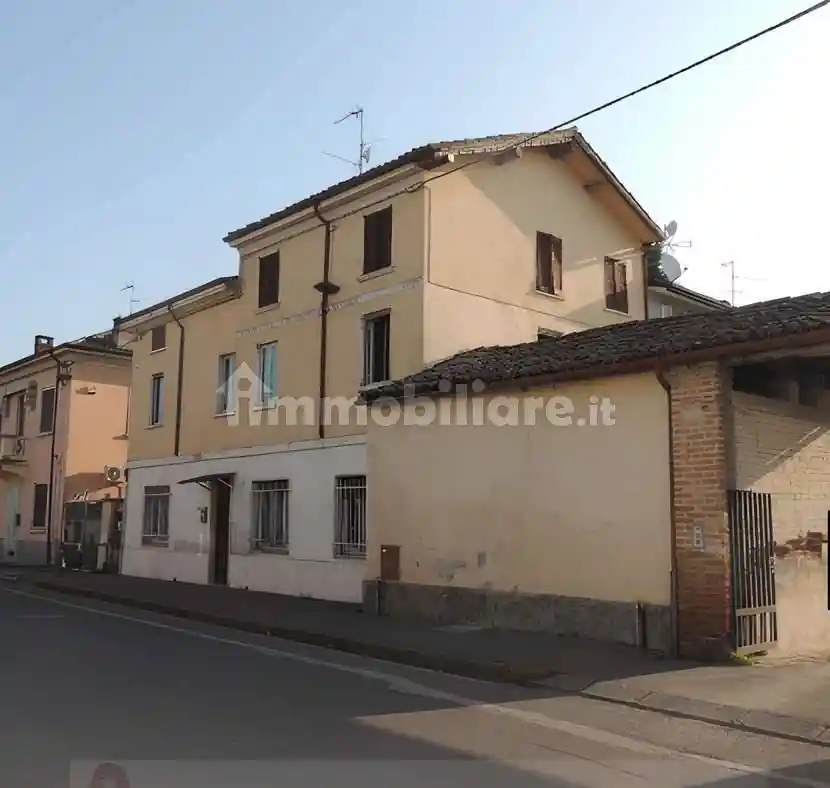 Appartamento in vendita a Lungavilla