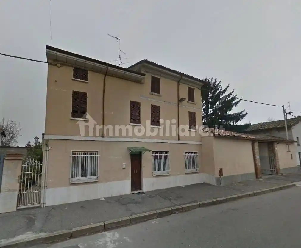 Appartamento in vendita a Lungavilla