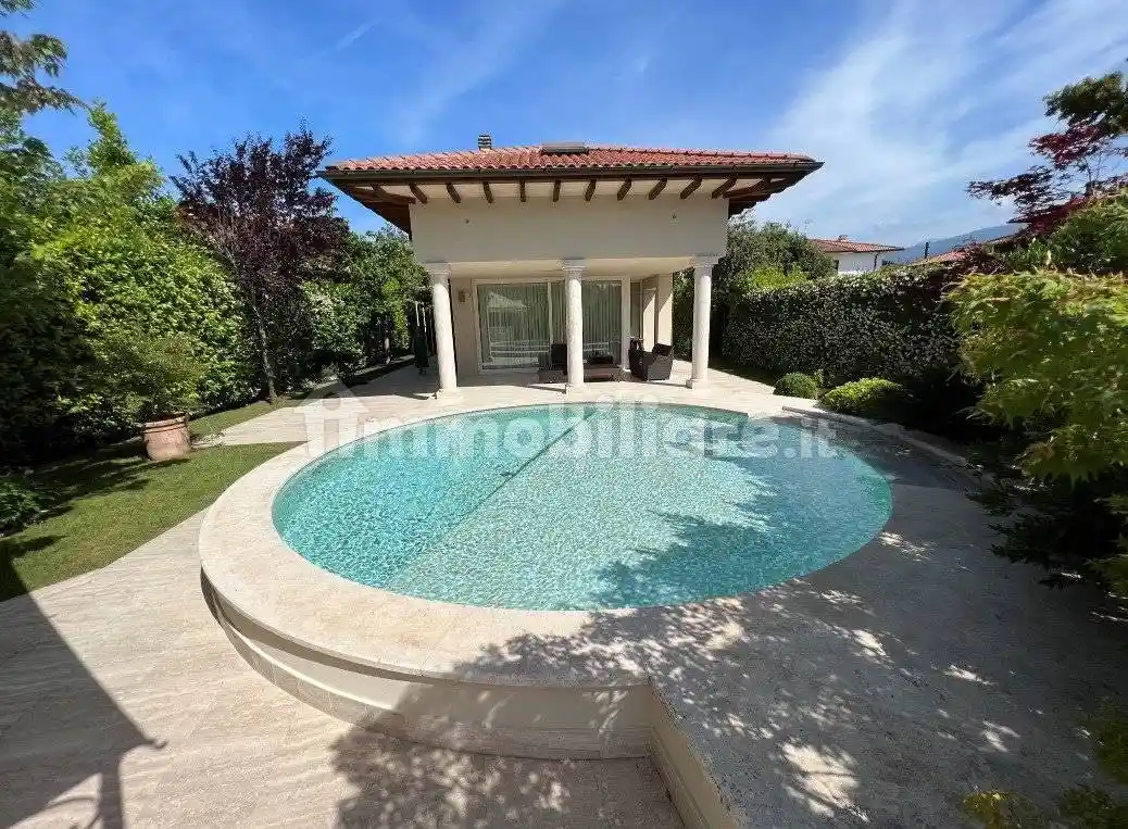 Villa in vendita a Forte dei Marmi