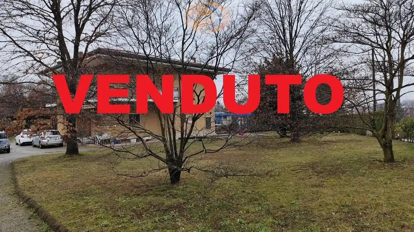 Appartamento in vendita a Cassago Brianza