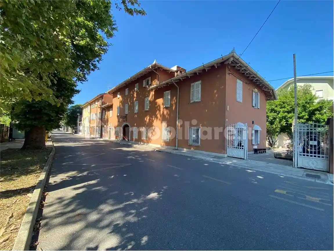 Palazzo - Edificio in vendita a Ronchi dei Legionari