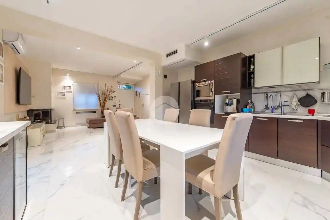 Appartamento in vendita a Roma