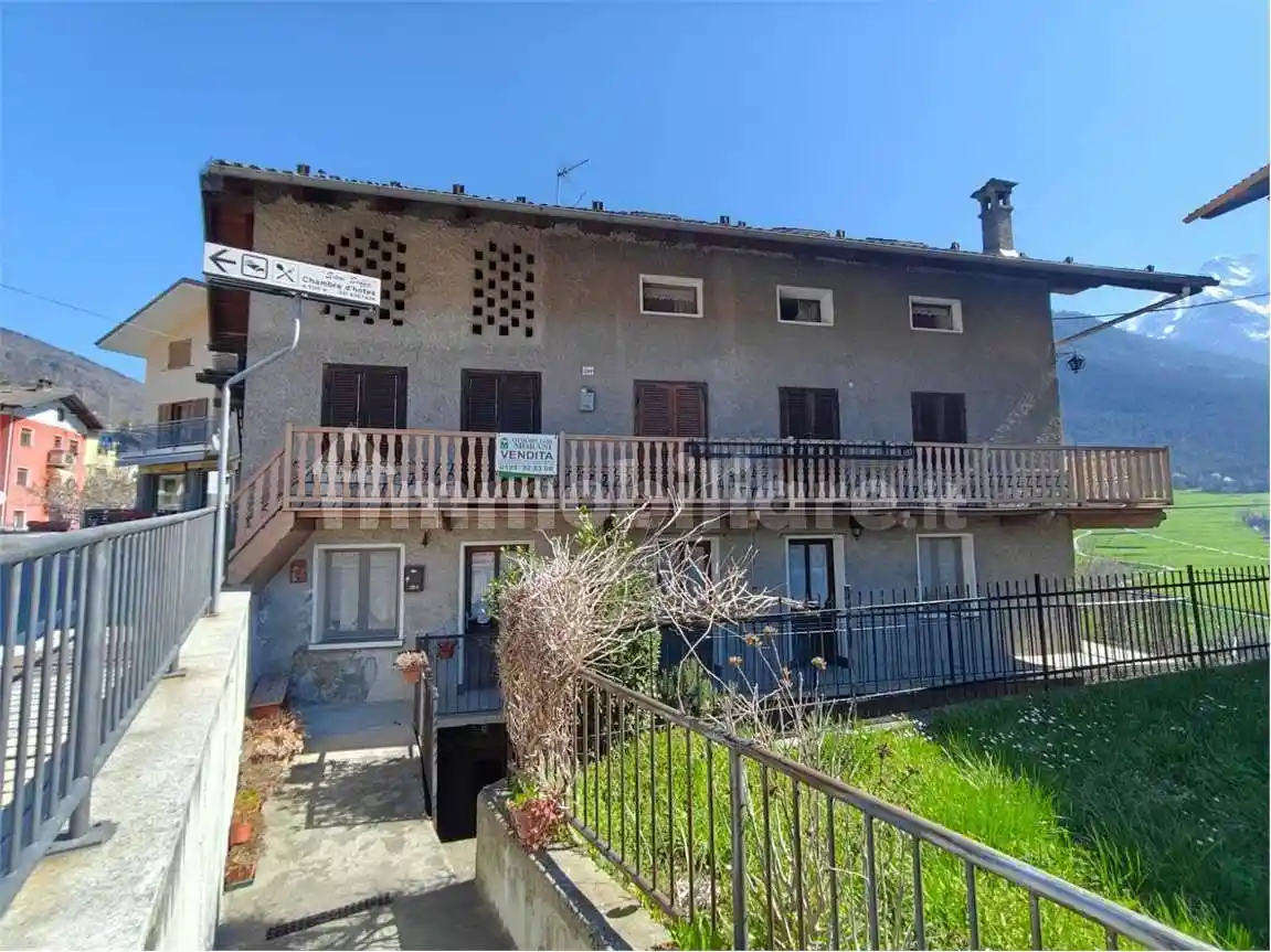 Casa indipendente in vendita a Challand-Saint-Victor