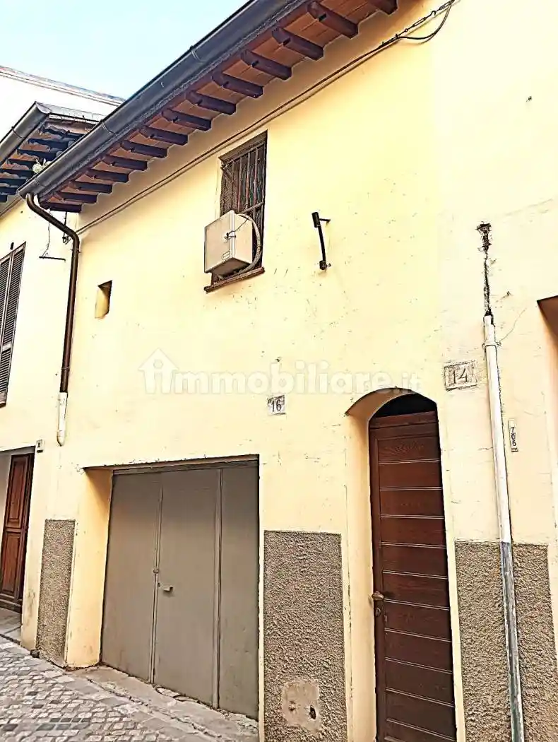 Casa indipendente in vendita a Foligno