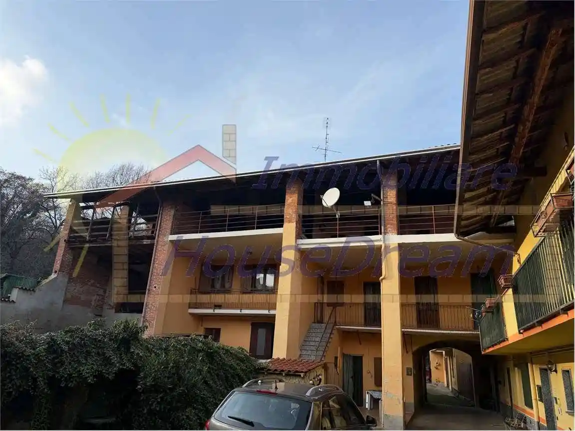 Casa indipendente in vendita a Cavaglio d'Agogna