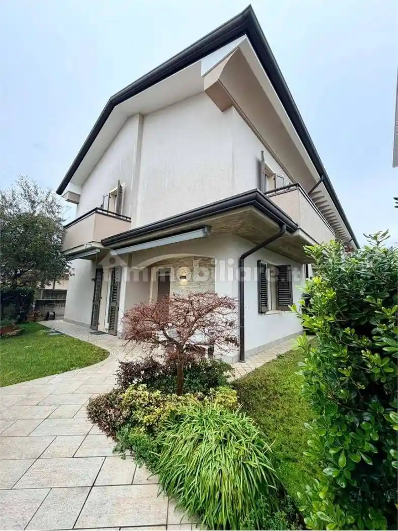 Villetta a schiera in vendita a Villafranca di Verona