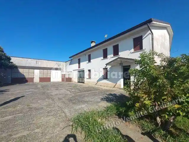 Villa in vendita a Urbana