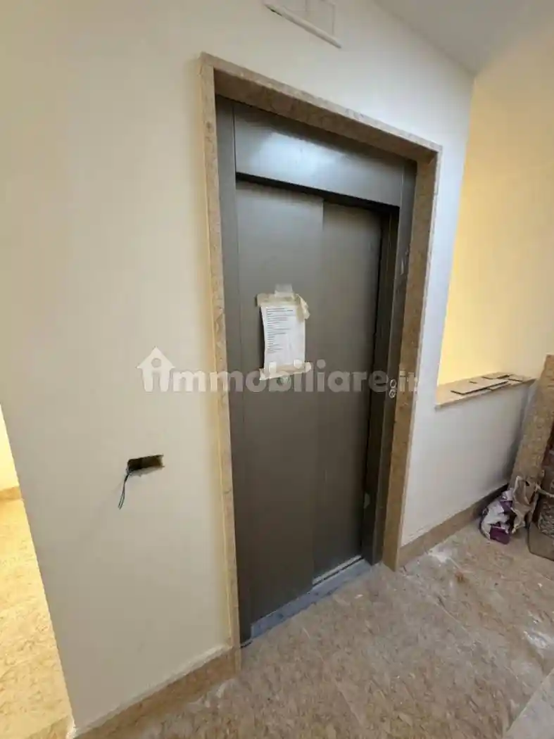 Palazzo - Edificio in vendita a Lusciano