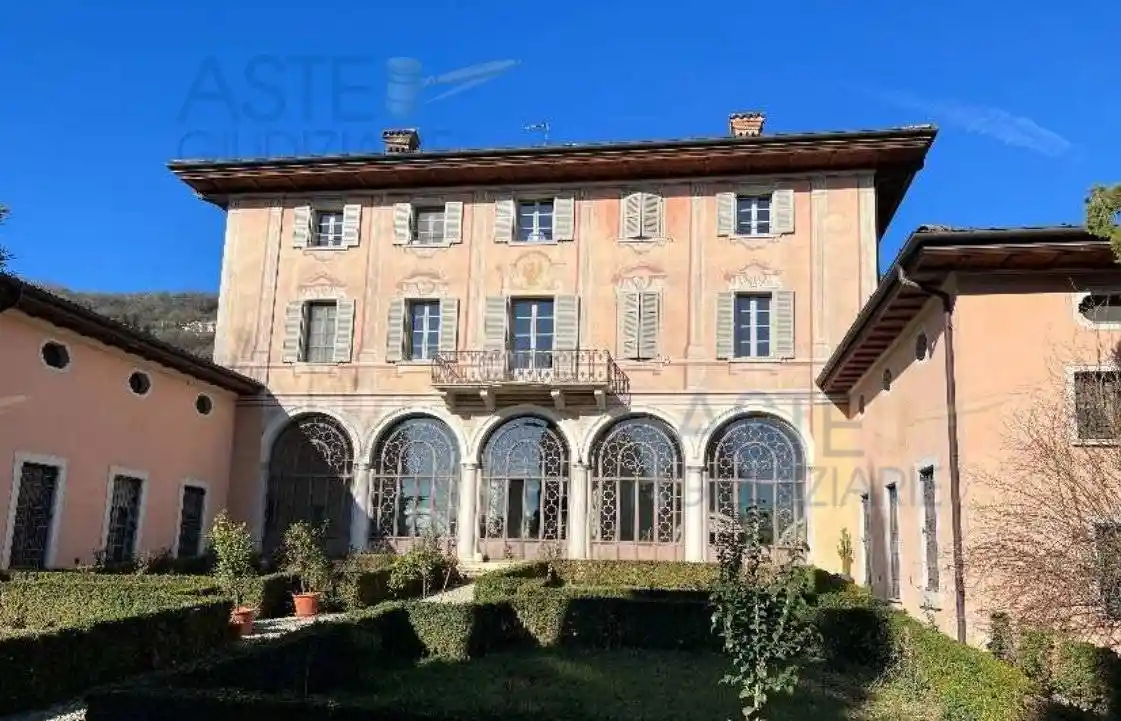 Palazzo - Edificio in vendita a Brescia