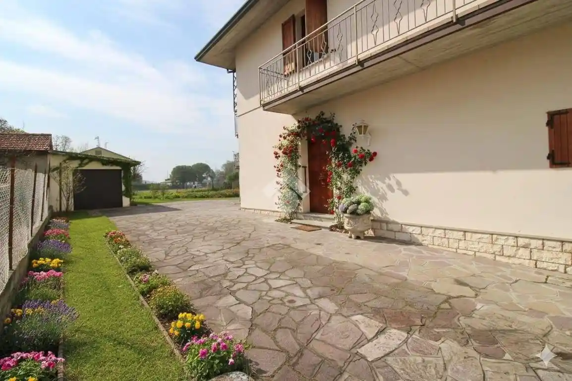 Casa indipendente in vendita a Cesena