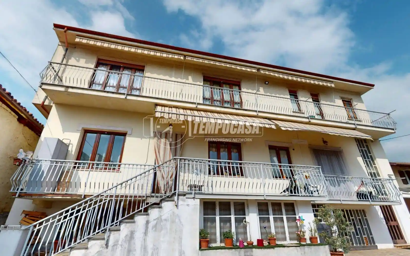 Villa in vendita a Sanfrè