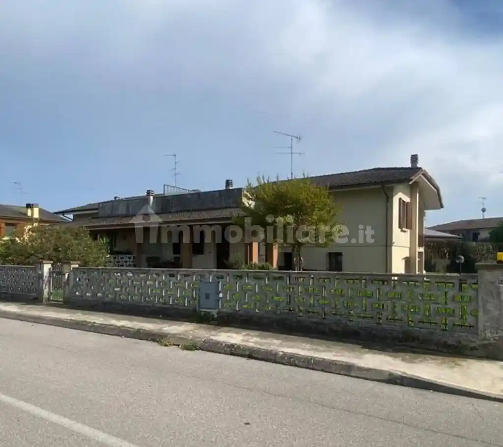 Villa in vendita a Bagnolo San Vito