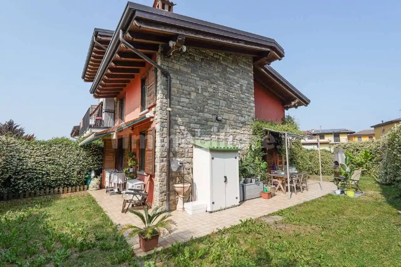 Villetta a schiera in vendita a Carobbio degli Angeli