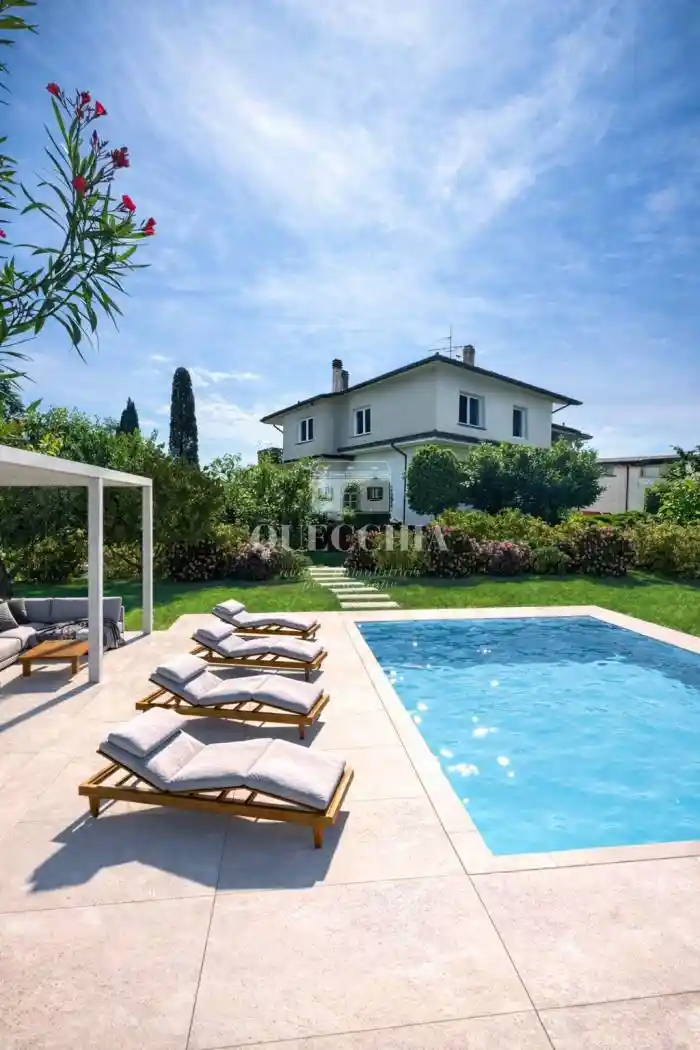 Villa in vendita a Padenghe sul Garda