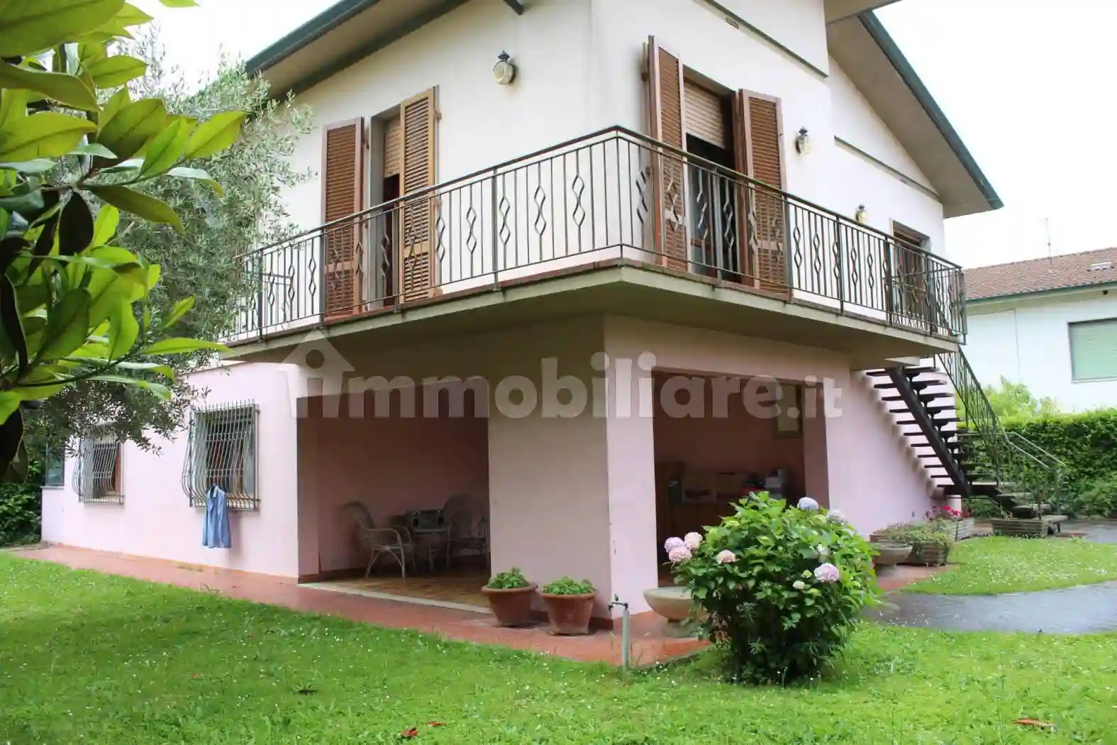 Villa - foto 2