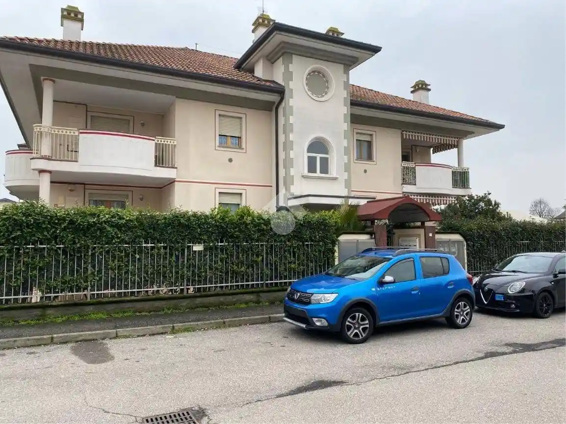 Appartamento in vendita a Ossona