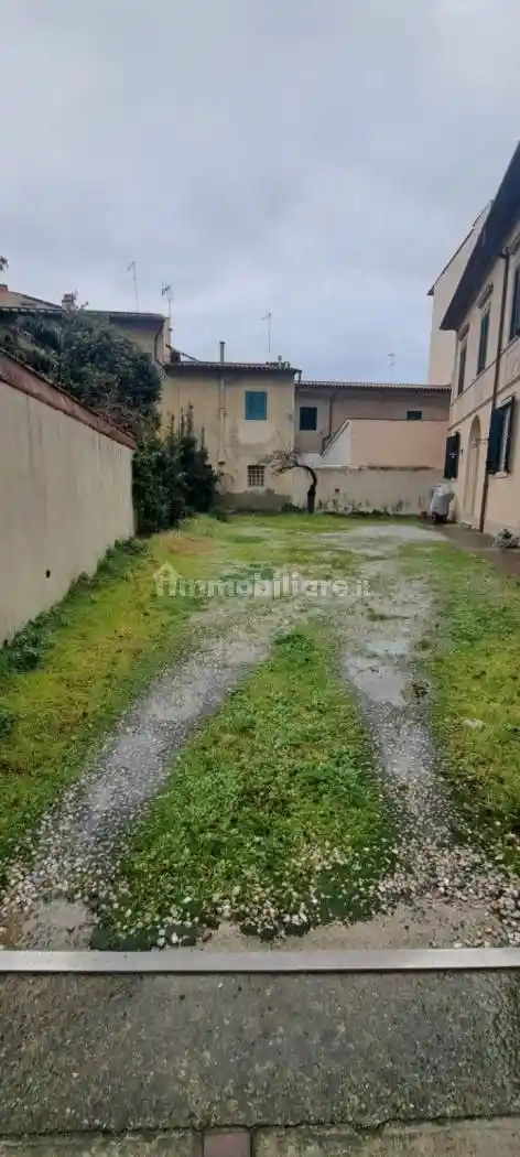 Casa indipendente in vendita a Livorno