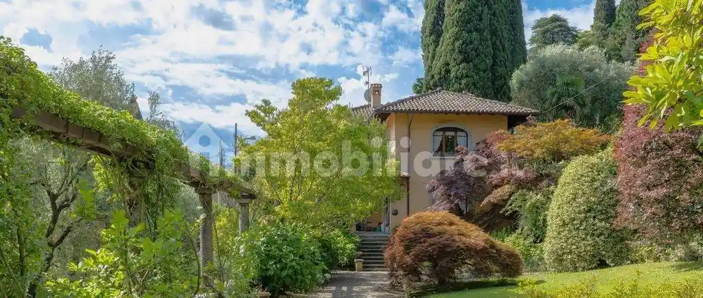 Villa in vendita a Griante