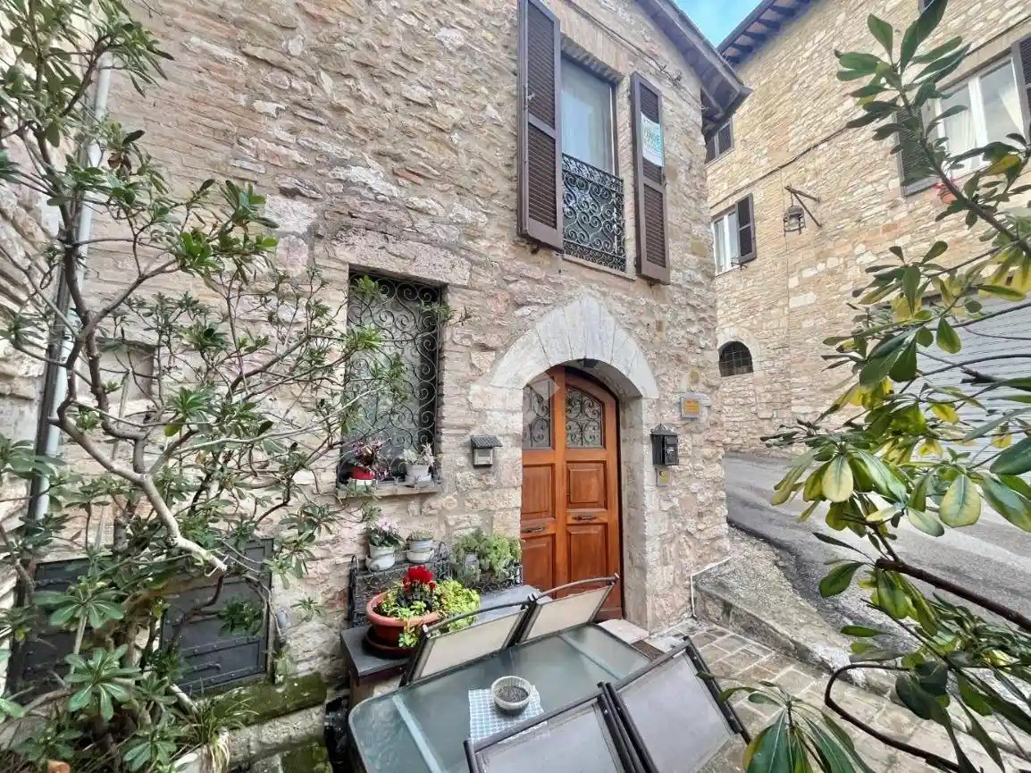 Casa indipendente in vendita a Assisi