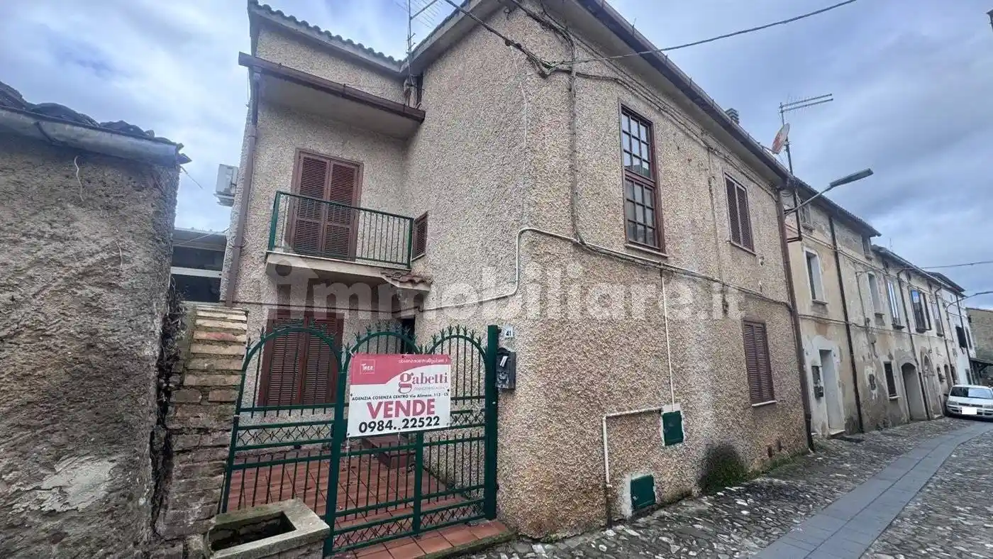 Casa indipendente in vendita a Cosenza