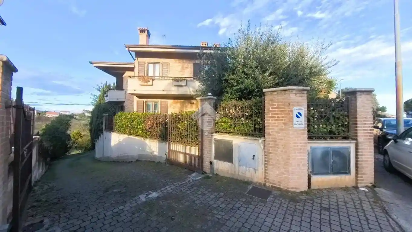 Villa in vendita a Civitanova Marche