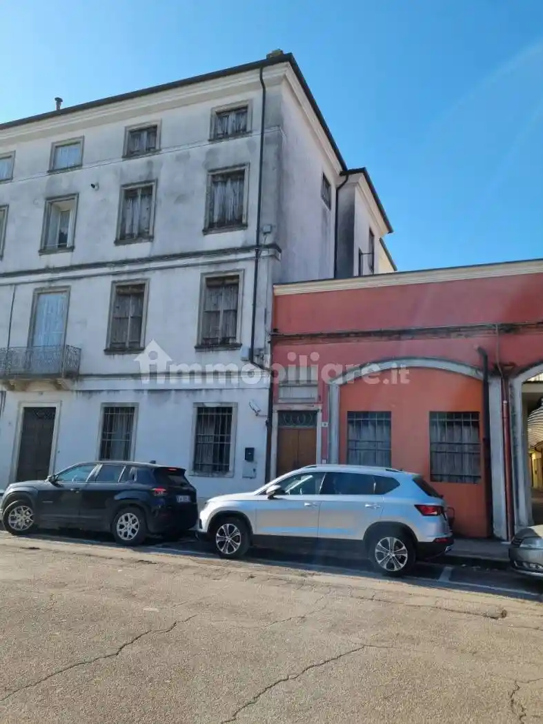 Palazzo - Edificio in vendita a Noventa Vicentina