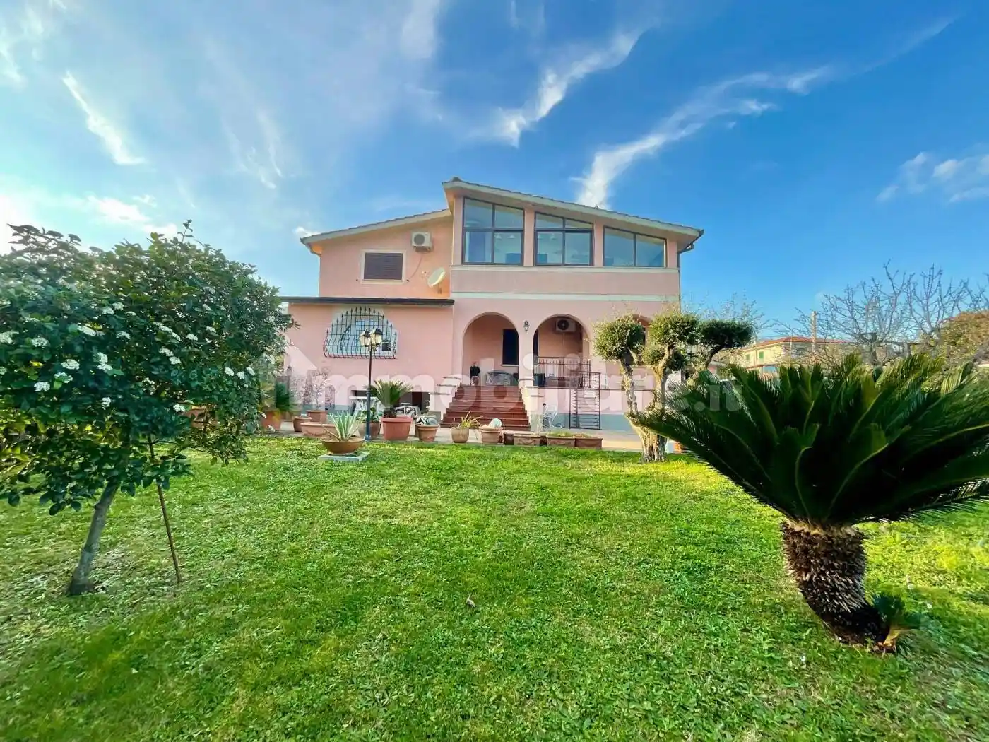 Villa in vendita a Lariano