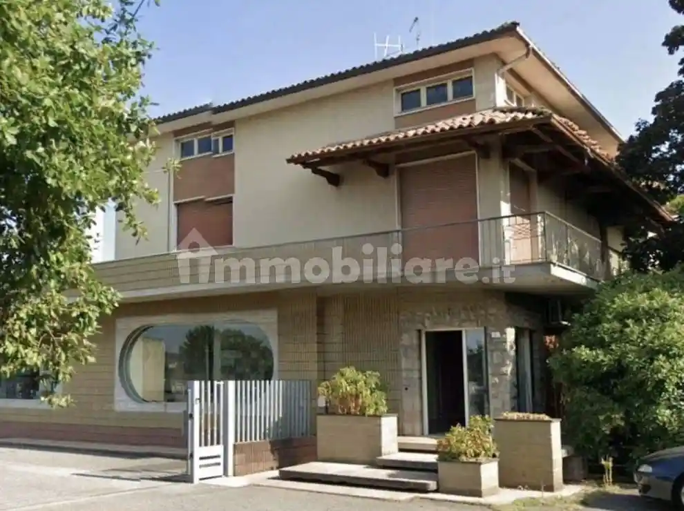 Palazzo - Stabile in vendita a Palazzolo sull'Oglio