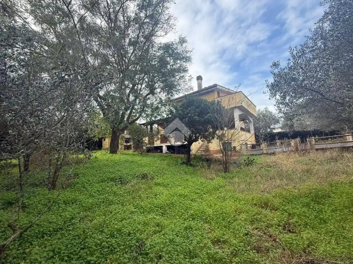 Villa in vendita a Aprilia