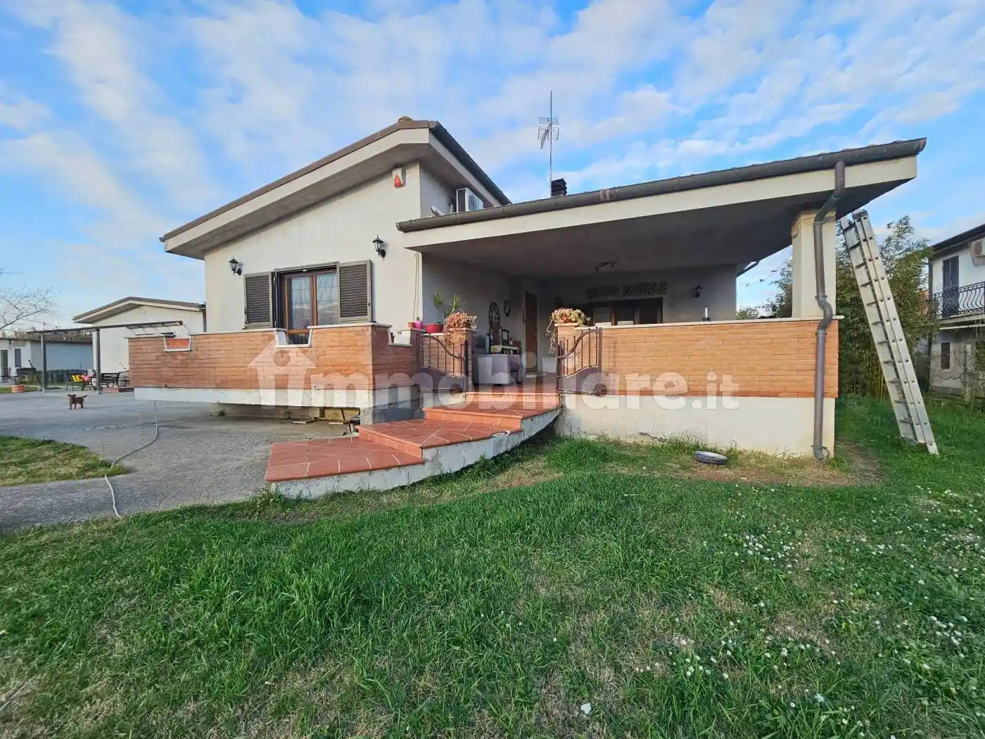 Villa in vendita a Aprilia