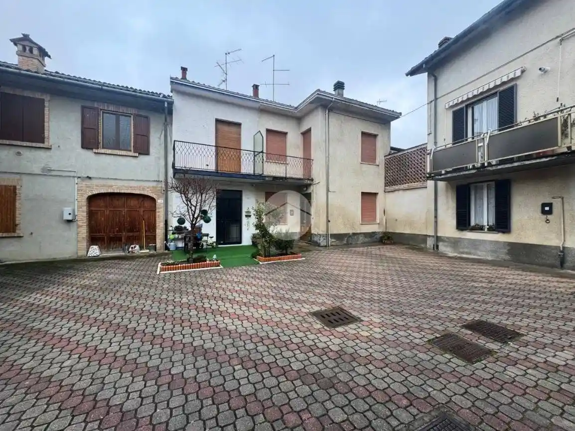 Rustico - Casale in vendita a Montechiarugolo