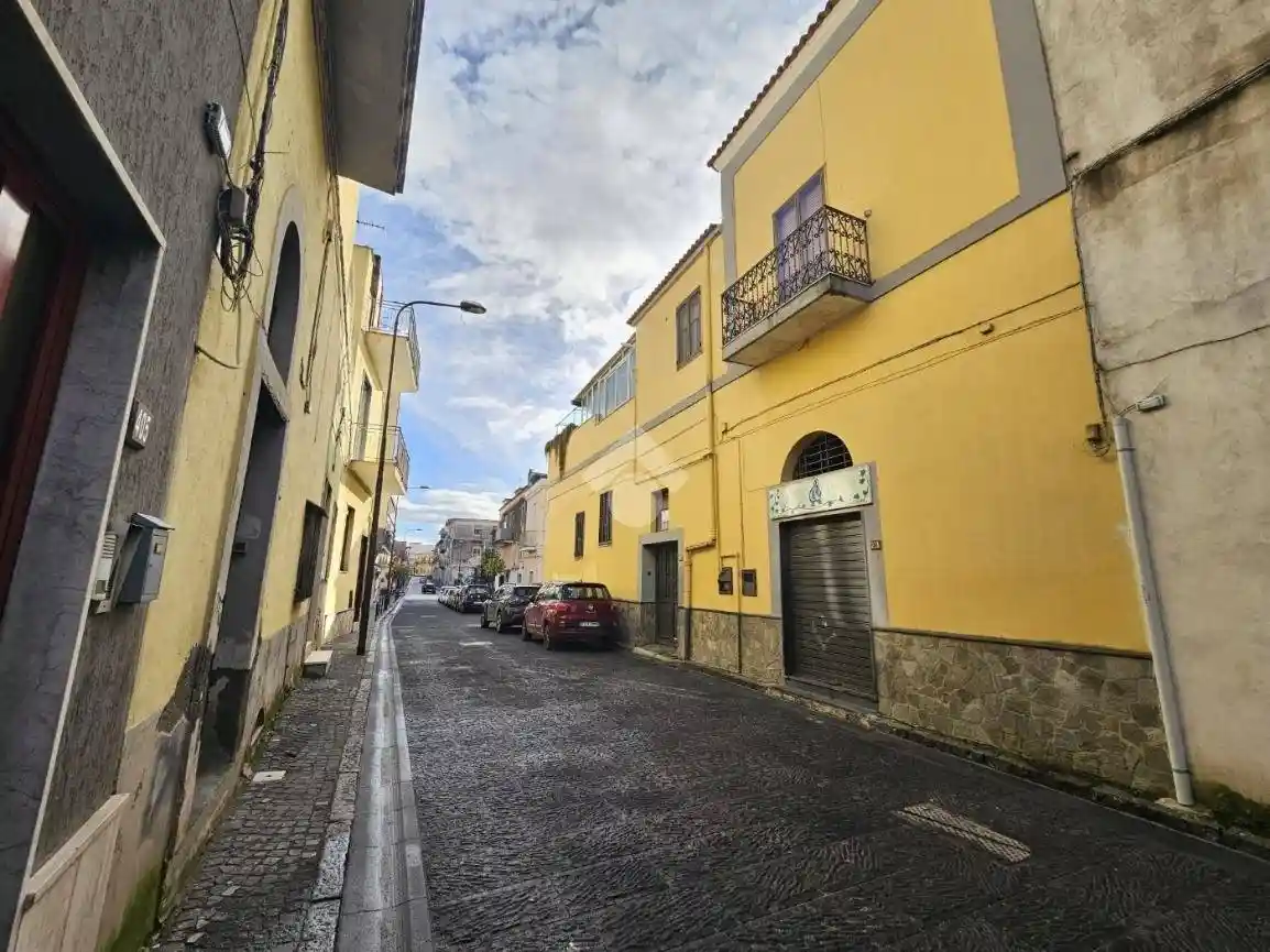 Palazzo - Edificio in vendita a Trecase