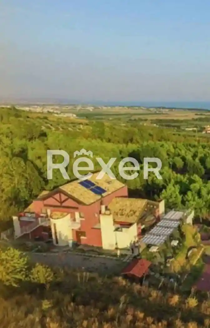 Casa indipendente in vendita a Cropani