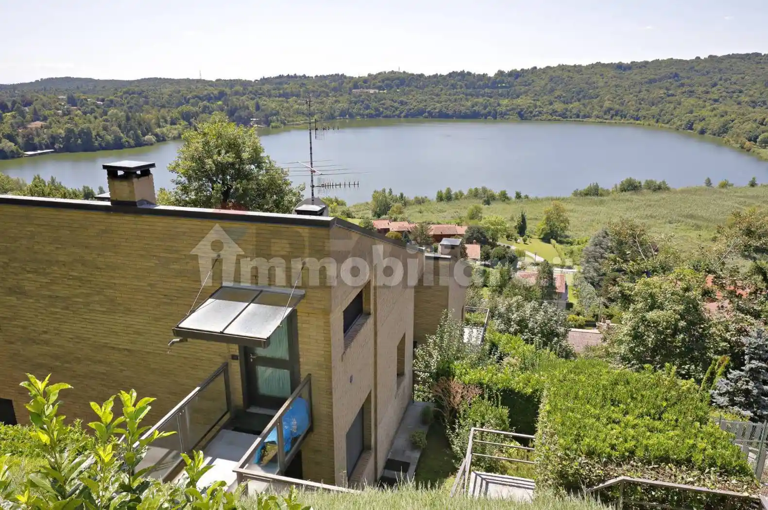 Villa in vendita a Montorfano