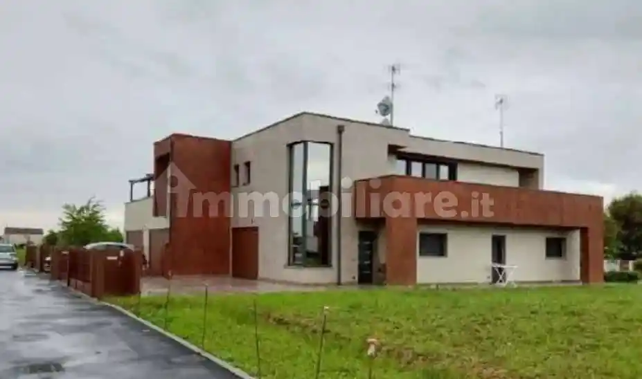 Casa indipendente in vendita a Trebaseleghe