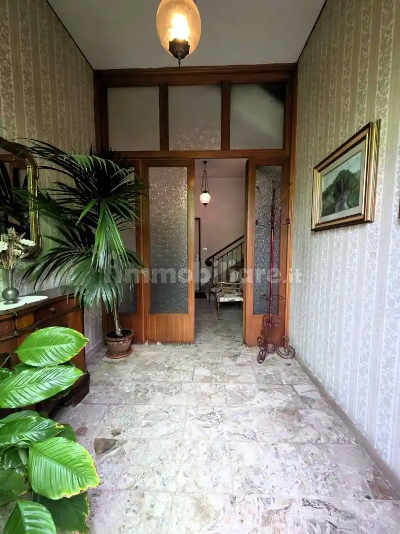 Casa indipendente in vendita a Prato