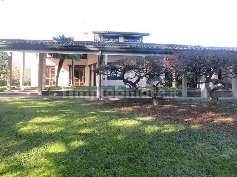 Villa in vendita a Lurago d'Erba