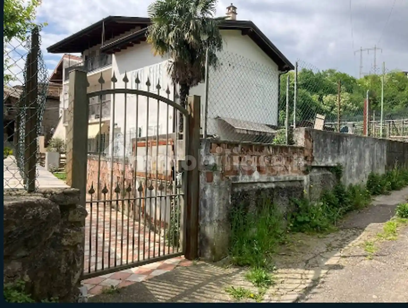 Villa in vendita a Costa Volpino