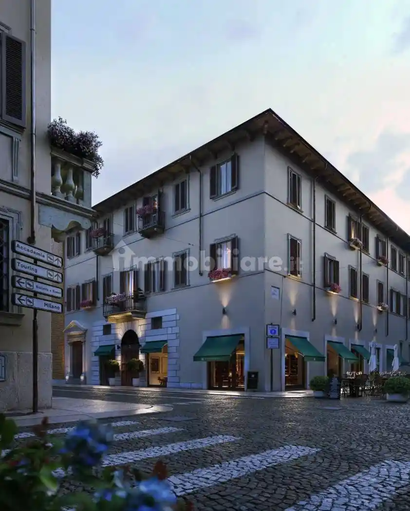 Palazzo - Edificio in vendita a Verona