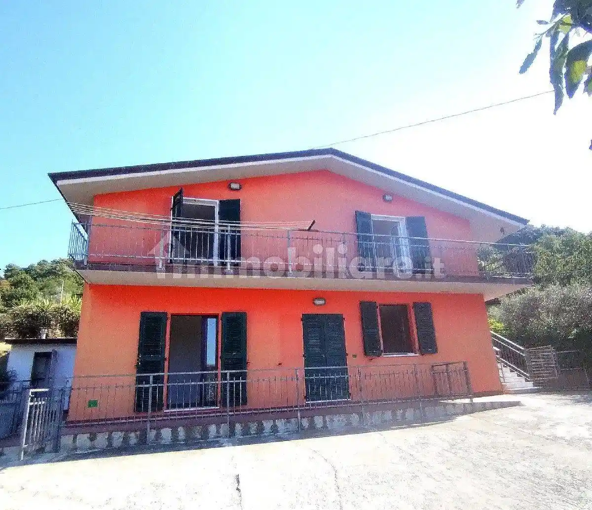 Villa in vendita a Sarzana