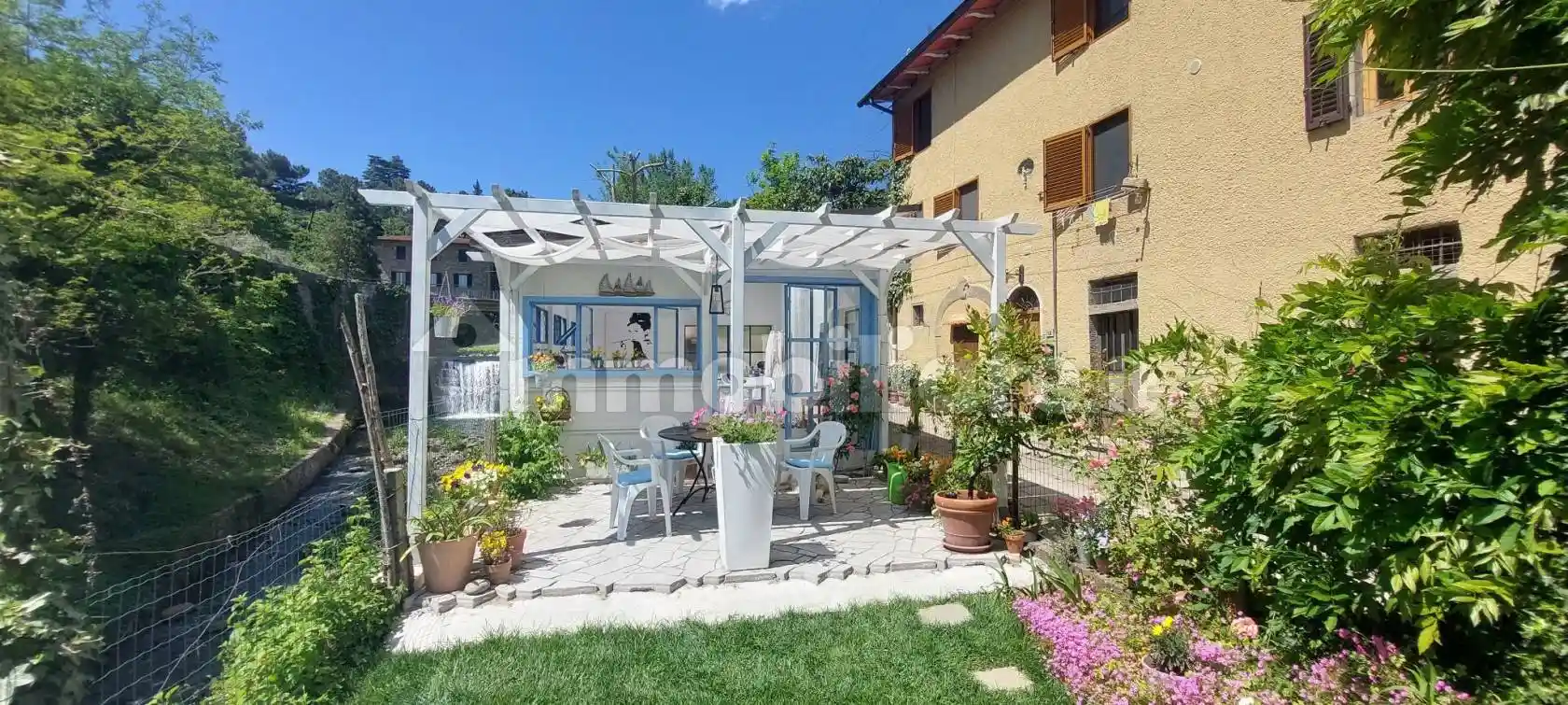 Casa indipendente in vendita a Reggello