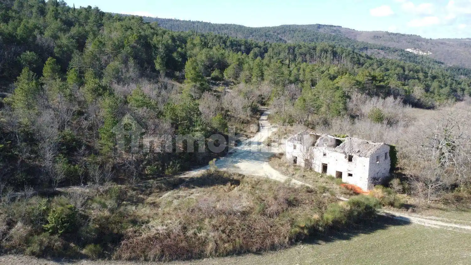 Rustico - Casale in vendita a Fossombrone