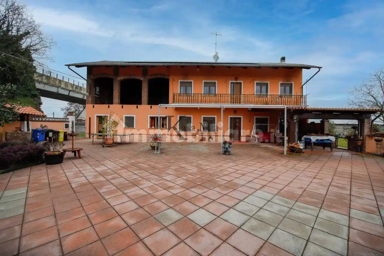 Villa in vendita a Verolengo