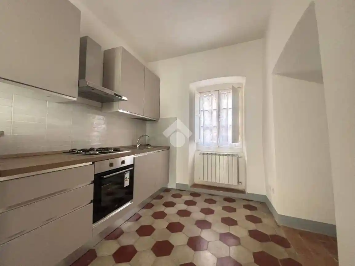 Appartamento in affitto a Sarzana