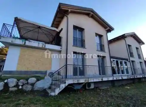 Villetta a schiera in vendita a Barasso