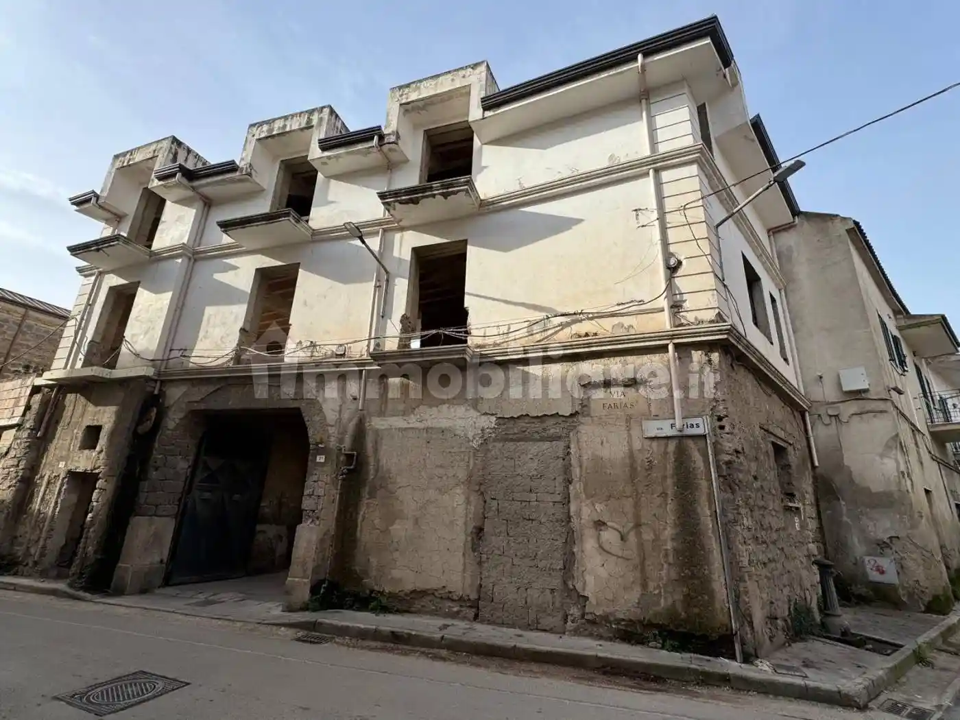 Palazzo - Edificio in vendita a Santa Maria Capua Vetere