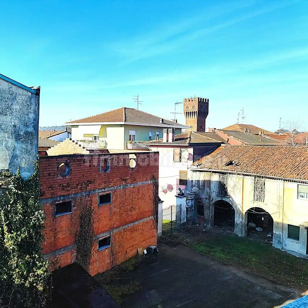 Casa indipendente in vendita a Lonate Ceppino